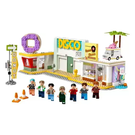 LEGO Ideas BTS Dynamite Model Kit for Adults, 7 Minifigures of The Famous K-pop Band, Features RM, Jin, SUGA, J-Hope, Jimin, V and Jung Kook, 21339